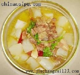 砂锅萝卜炖牛肉