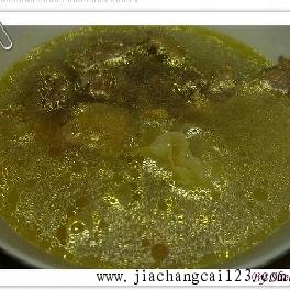 银耳鸽子汤