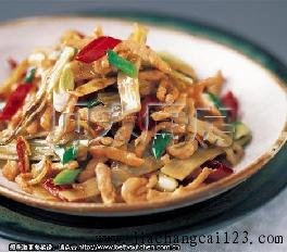 辣椒肉丝炒莴笋皮
