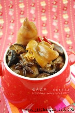 香菇红枣脱骨美容猪蹄煲