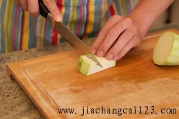 青酱烩茄子步骤2