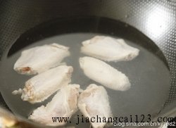 芥花油炸鸡翅步骤2