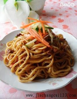 黄豆酱香凉拌面