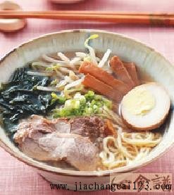酱油叉烧拉面