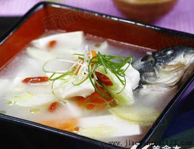 醋椒鱼头豆腐汤