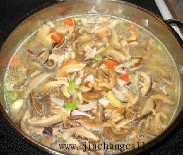墨鱼香菇鸡汤