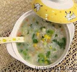 宝宝美食：菠菜蛋黄粥 
