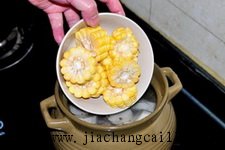 玉米山药龙骨汤步骤4
