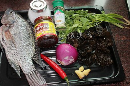 酱烤福寿鱼的原料