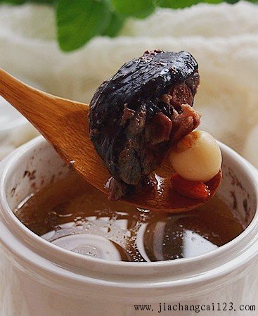 山药莲子炖乌鸡的做法