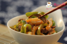 泡菜青椒牛肉丝的做法