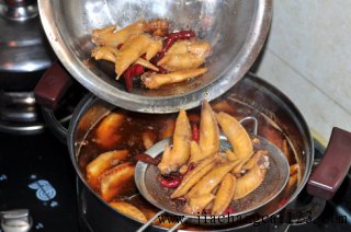炝锅麻辣鸡翅的做法