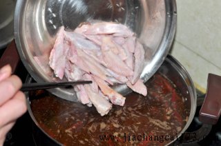 炝锅麻辣鸡翅的做法