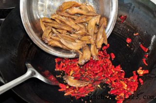 炝锅麻辣鸡翅的做法