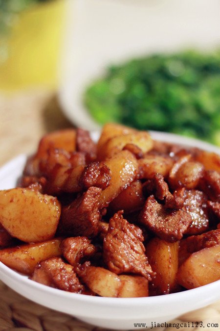 土豆红烧肉