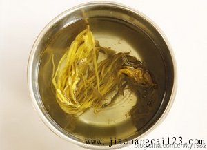 雪菜肉丝面的做法步骤1