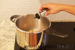 番茄红烧牛肉面步骤9