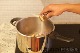 番茄红烧牛肉面步骤8