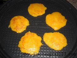 南瓜糯米饼步骤6