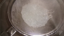 红根菠菜粉丝炒鸡蛋步骤3
