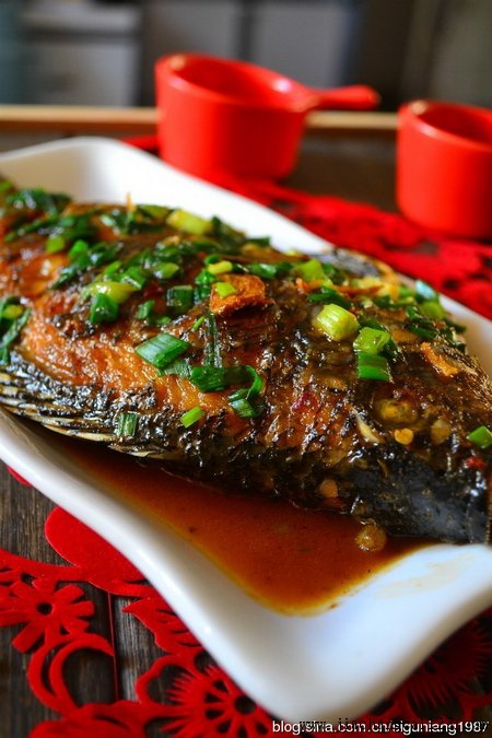 麻婆鲫鱼的做法