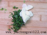 芹菜炒鹅蛋的做法