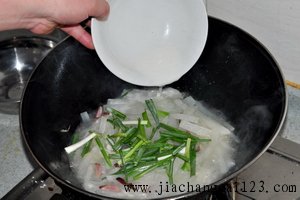 腊肉烩萝卜步骤10