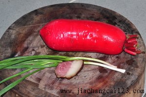 腊肉烩萝卜步骤1