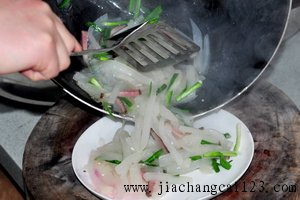 腊肉烩萝卜步骤11