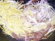蒜黄炒肉的做法步骤