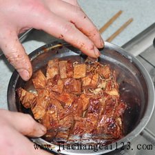 烟笋东坡肉步骤8
