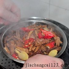 烟笋东坡肉步骤12