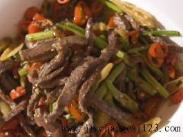 爆炒野猪肉