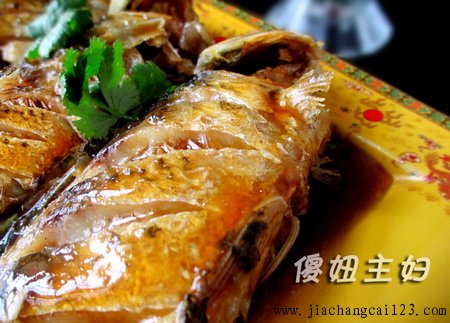 硬酥鲫鱼的做法