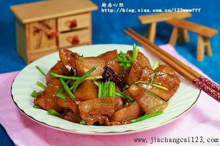 五花肉烧小水萝卜的做法