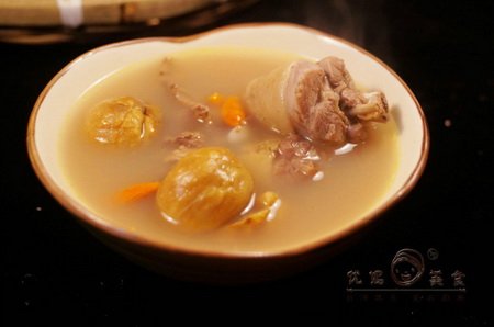 百合板栗土鸡汤的做法